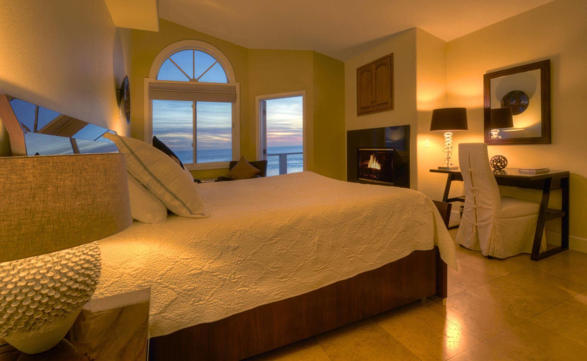 The Oceanfront On Miramarbeach Hmb 3*